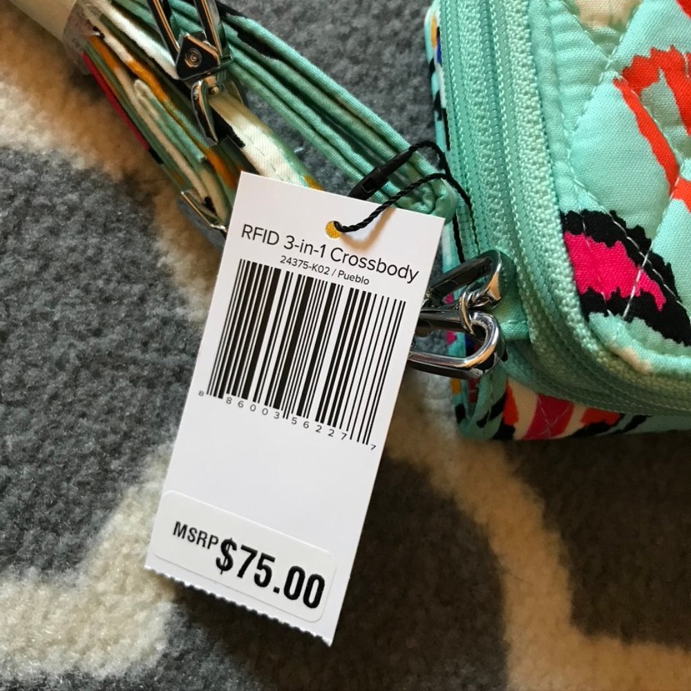 🟡SOLD🟡Vera Bradley RFID 3-in-1 Crossbody - Picture 2 of 7